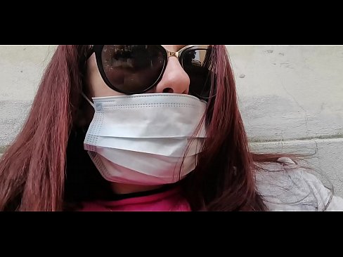 ❤️ Η Νικολέτα εκδικείται τον γείτονά της και κατουράει στο γκαράζ του (Ειδικό Covid19 Ιταλική καραντίνα) ❌ Σεξ ️